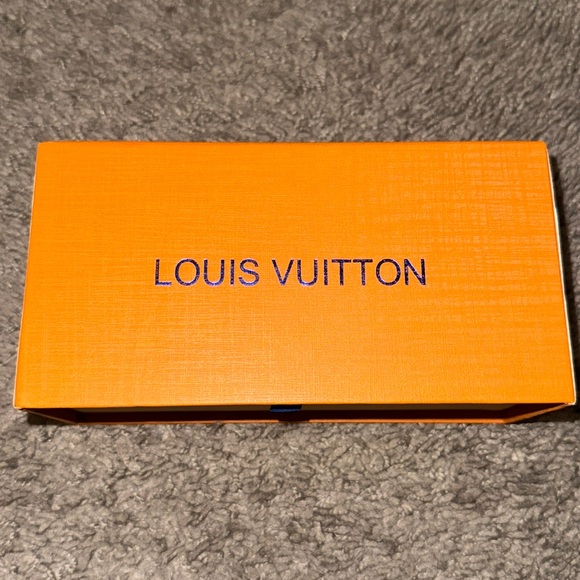 LOW START Louis Vuitton Sunglasses - Picture 3 of 13